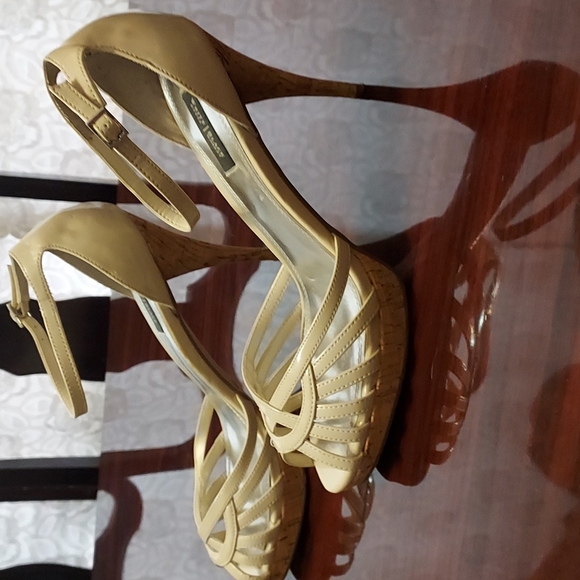 White house black market heels - Picture 2 of 5